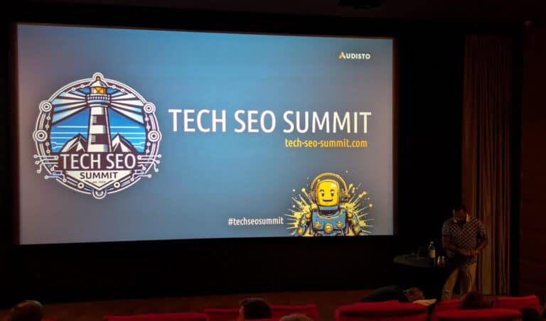 Tech SEO Summit, Hamburg 2014 - Kinosaal mit Folien und Mike King